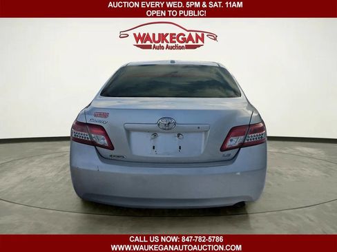 Used 2011 Toyota Camry LE image 5