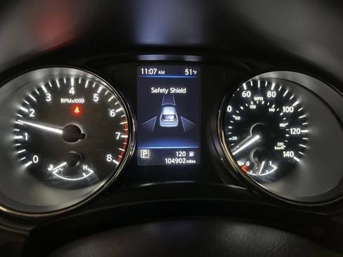 Used 2018 Nissan Rogue SV w/ Premium Package image 18