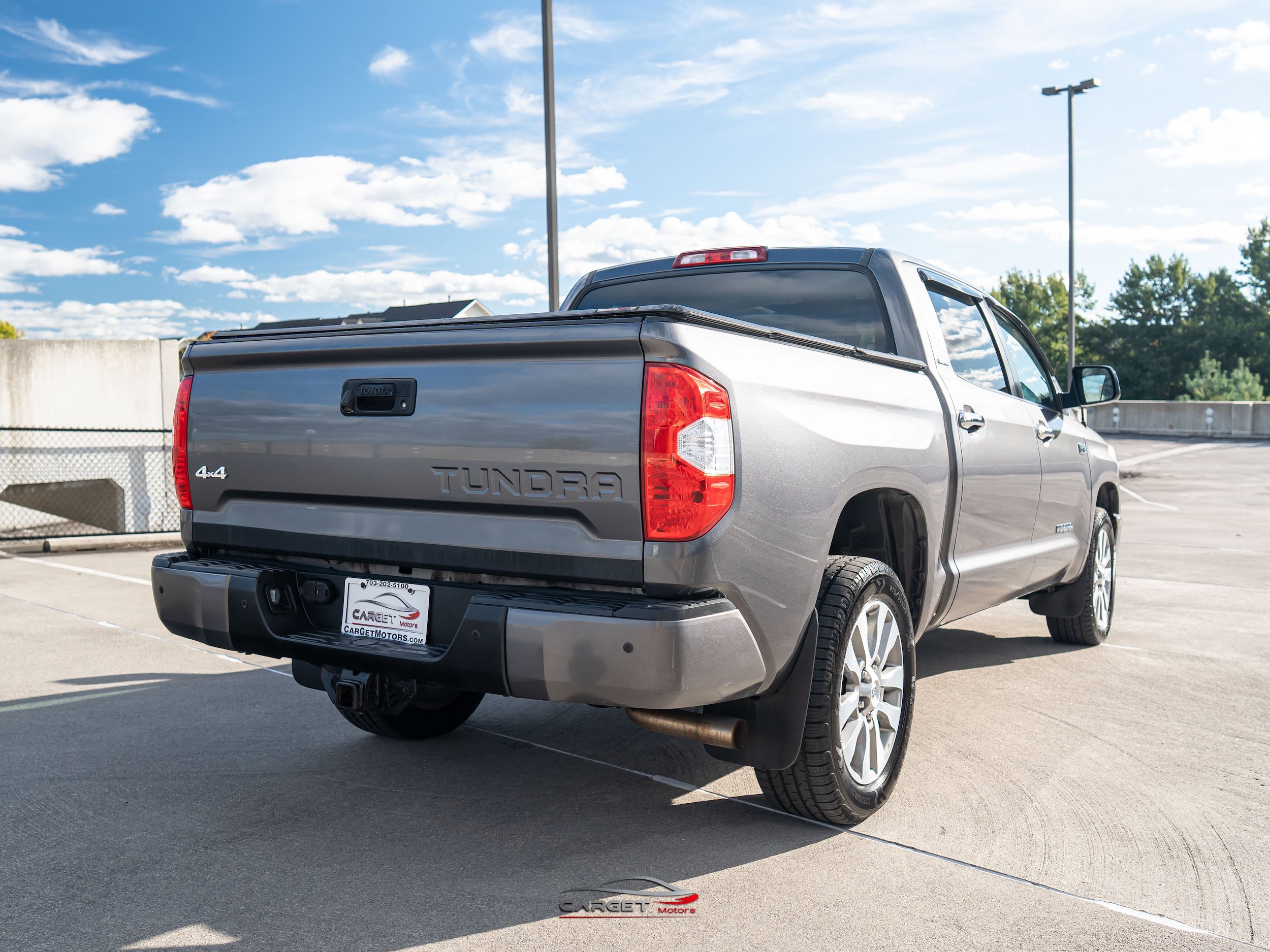Used 2015 Toyota Tundra Limited w/ Limited Premium Package AWD/4WD image 7