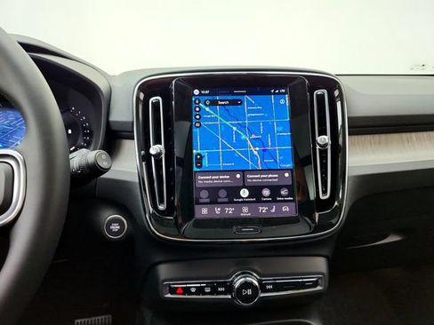 New 2026 Volvo XC40 B5 Plus w/ Protection Package Premier AWD/4WD image 23