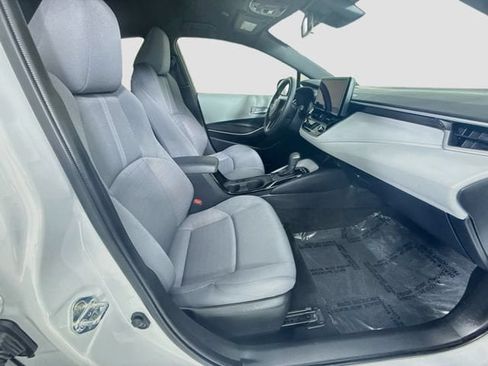 Certified 2025 Toyota Corolla SE FWD image 27
