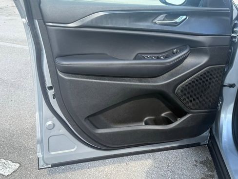 New 2025 Jeep Grand Cherokee L Altitude image 28