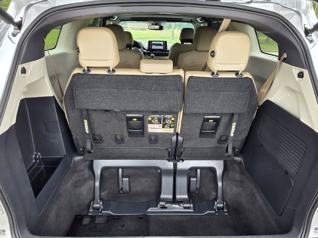Certified 2023 Toyota Sienna XLE FWD image 14