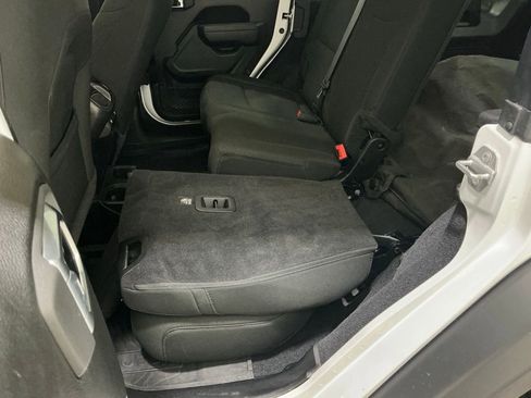 Used 2022 Jeep Wrangler Unlimited Sport image 19