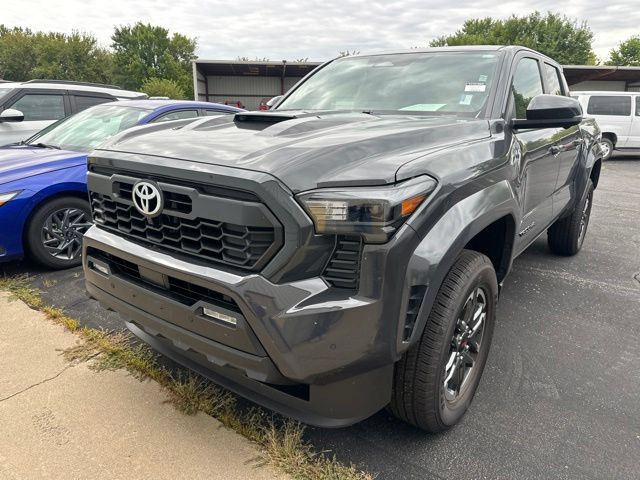 Used 2024 Toyota Tacoma TRD Sport w/ TRD Sport Premium Package AWD/4WD image 17