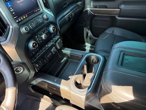 Used 2021 Chevrolet Silverado 1500 LT Trail Boss w/ Convenience Package II AWD/4WD image 13