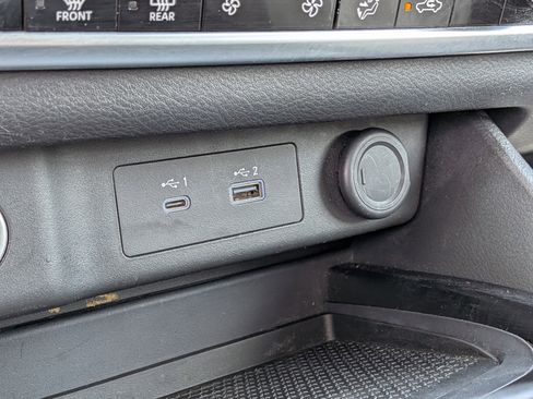 Used 2023 Nissan Rogue SV FWD image 28