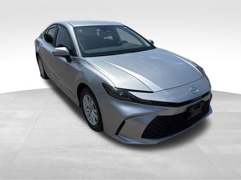 Used 2025 Toyota Camry LE w/ Convenience Package FWD image 7