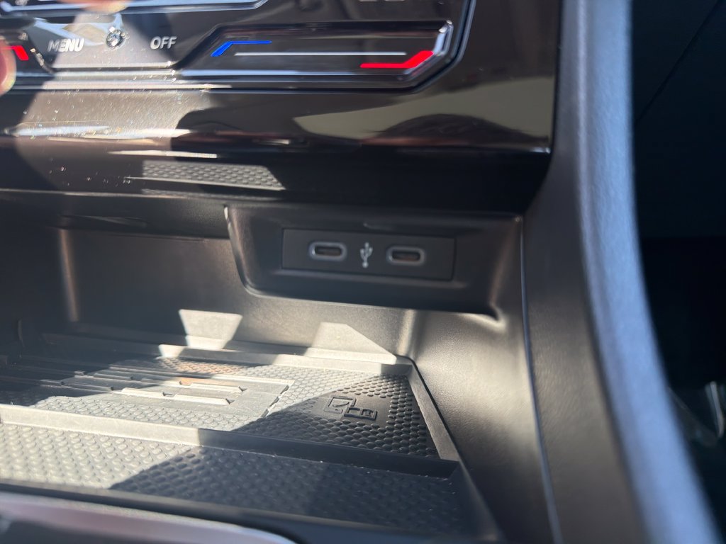 Certified 2025 Volkswagen Jetta SE FWD image 19