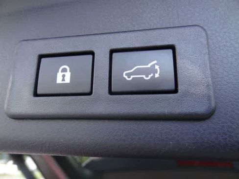 Used 2023 Subaru Ascent Limited AWD/4WD image 11
