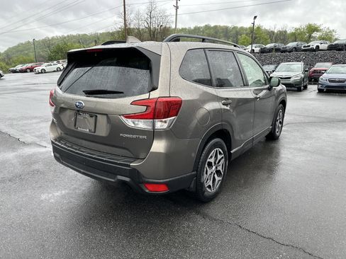 Used 2019 Subaru Forester Premium w/ All-Weather Package AWD/4WD image 3