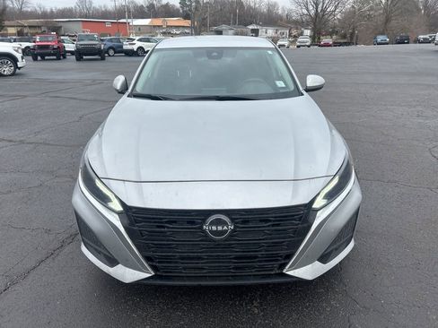 Used 2023 Nissan Altima 2.5 S image 2