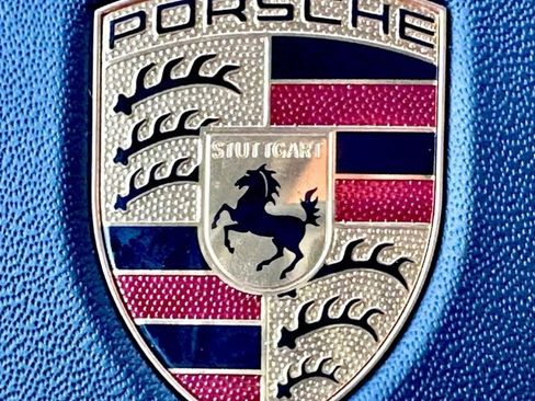 Used 2022 Porsche Cayenne Platinum Edition image 36