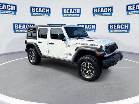 Used 2025 Jeep Wrangler Unlimited Rubicon AWD/4WD image 2