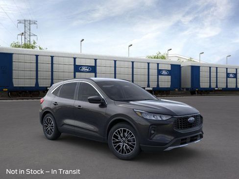 New 2025 Ford Escape SE image 7