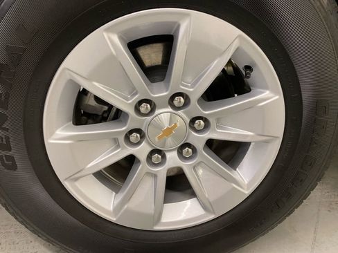 Used 2025 Chevrolet Silverado 1500 LT image 25