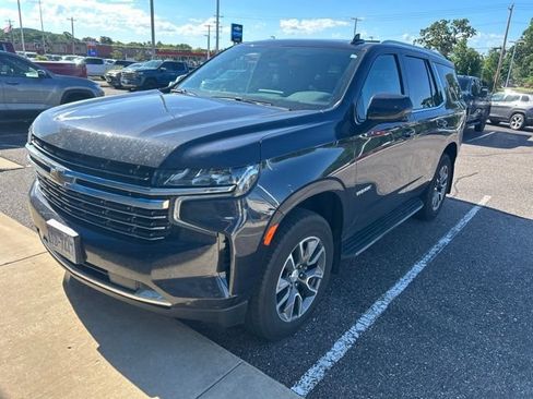 Used 2024 Chevrolet Tahoe LT w/ LT Signature Package AWD/4WD image 2