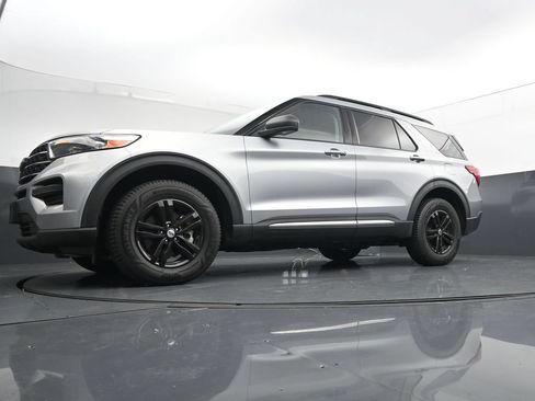 Used 2022 Ford Explorer XLT AWD/4WD image 33