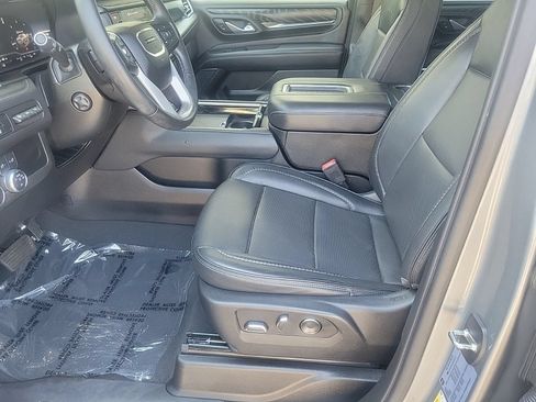 Used 2023 GMC Yukon Denali AWD/4WD image 12