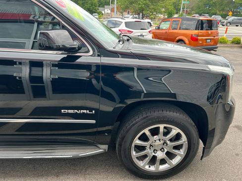 Used 2015 GMC Yukon Denali w/ Touring Package AWD/4WD image 8