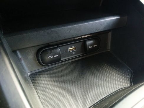 Used 2023 Kia Soul LX w/ LX Technology Package FWD image 38