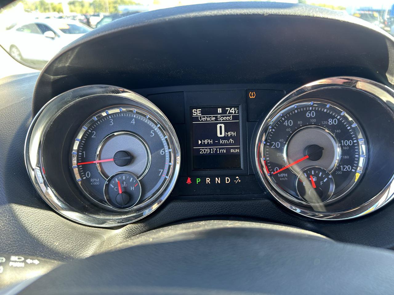 Used 2015 Chrysler Town & Country Limited Platinum FWD image 22