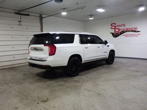 Used 2022 GMC Yukon XL Denali AWD/4WD image 4
