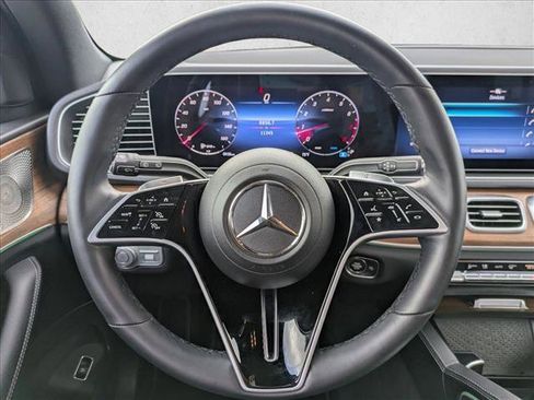 Used 2025 Mercedes-Benz GLE 350 4MATIC image 11