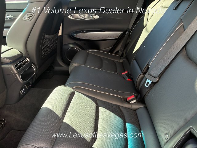 Used 2025 Genesis GV70 2.5T w/ Advanced Package AWD/4WD image 5