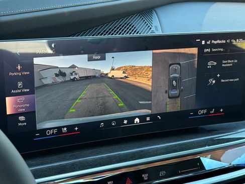 New 2026 BMW 750e xDrive w/ Executive Package image 21