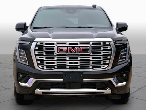Used 2025 GMC Yukon XL Denali AWD/4WD image 3