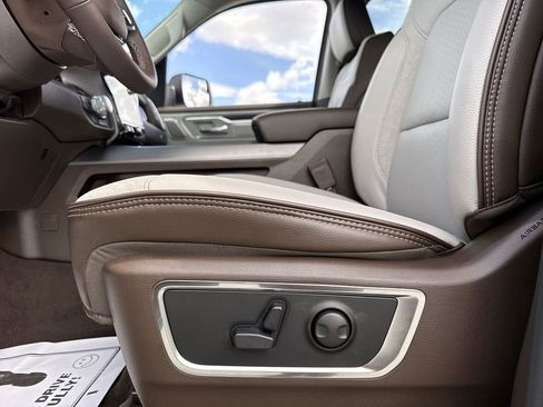 New 2026 RAM 1500 Laramie AWD/4WD image 12