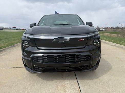 Used 2024 Chevrolet Silverado EV RST image 13
