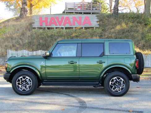 New 2025 Ford Bronco Outer Banks image 1