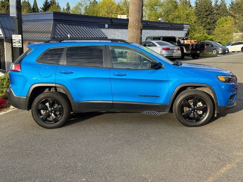 Used 2023 Jeep Cherokee Altitude Lux w/ Lux Elite Package AWD/4WD image 8