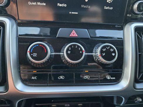 Used 2021 Kia Sorento LX FWD image 29
