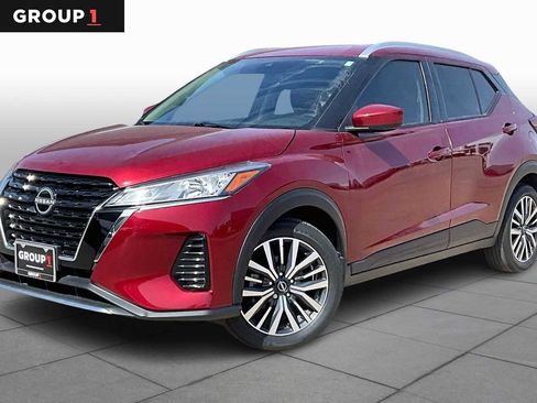 Used 2023 Nissan Kicks SV image 1