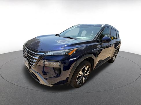 Used 2026 Nissan Rogue SL AWD/4WD image 2