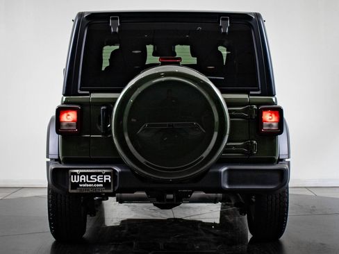 Used 2024 Jeep Wrangler Sport S image 10