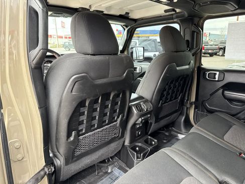 Used 2020 Jeep Gladiator Mojave w/ Cold Weather Group image 13