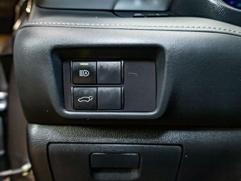 Used 2023 Toyota Highlander XLE image 16