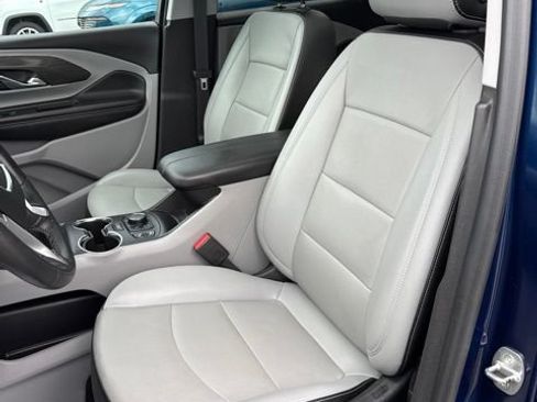 Used 2023 GMC Terrain SLT w/ Infotainment Package II AWD/4WD image 14