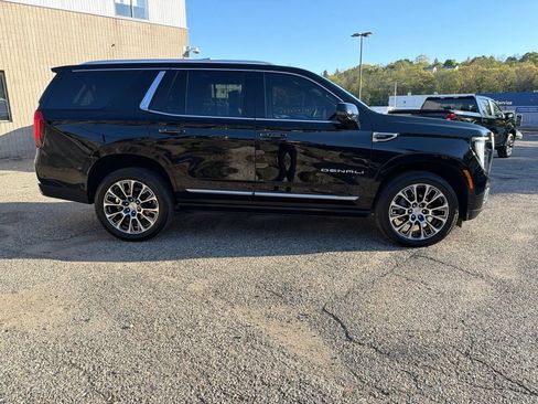 Used 2026 GMC Yukon Denali w/ Sun & Power Step Package AWD/4WD image 7