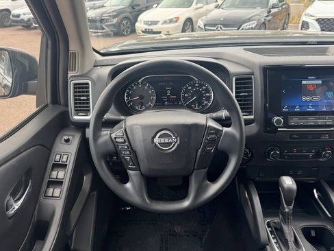 Used 2023 Nissan Frontier SV AWD/4WD image 10