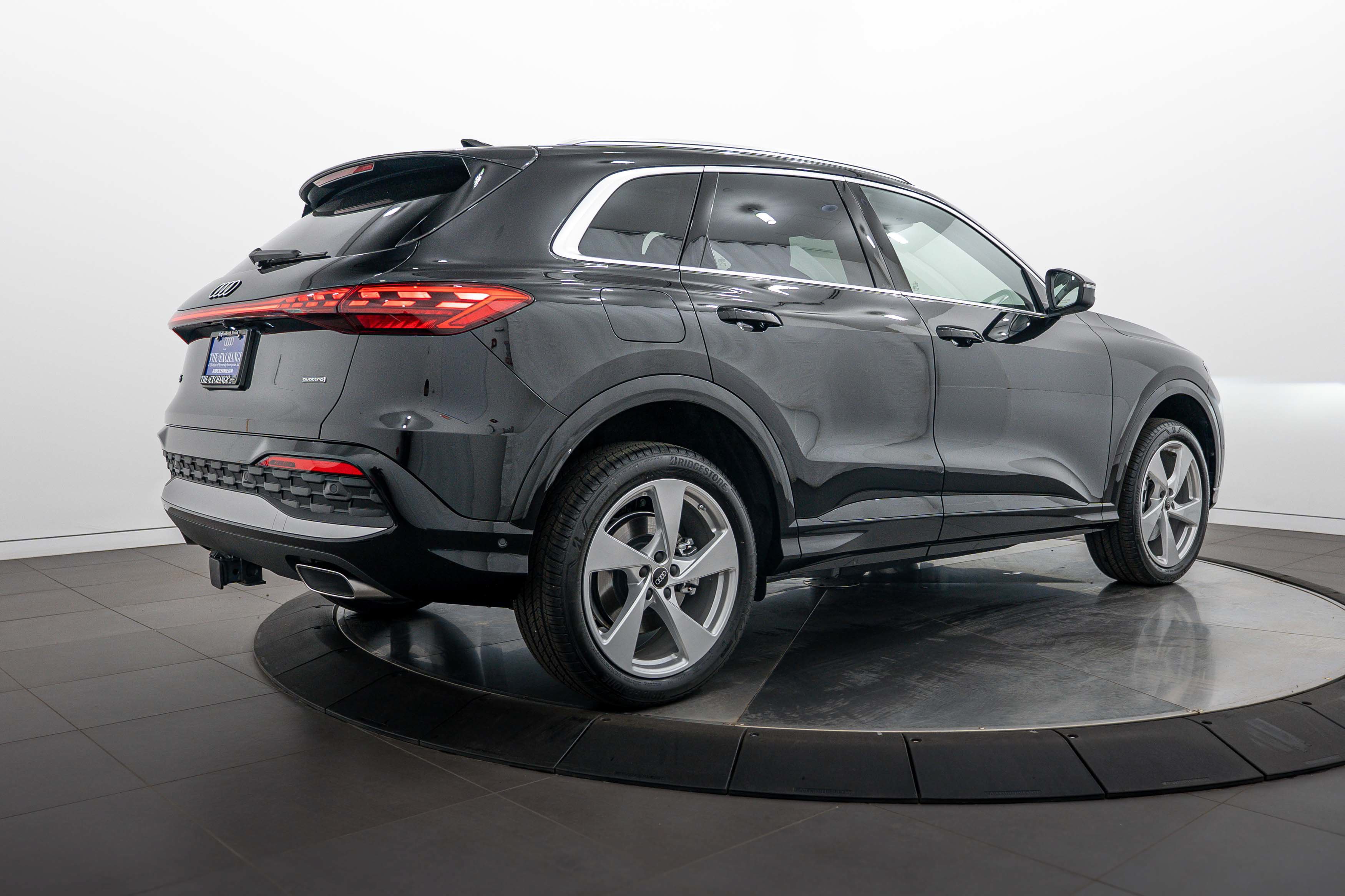 Used 2025 Audi Q5 Premium AWD/4WD image 4