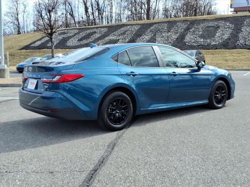 Used 2025 Toyota Camry LE image 4