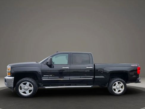 Used 2015 Chevrolet Silverado 2500 LTZ w/ LTZ Plus Package image 2
