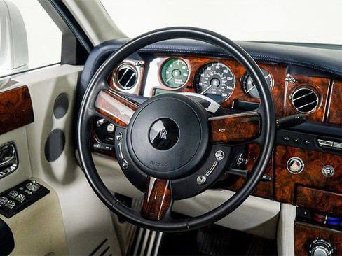 Used 2016 Rolls-Royce Phantom Sedan image 59