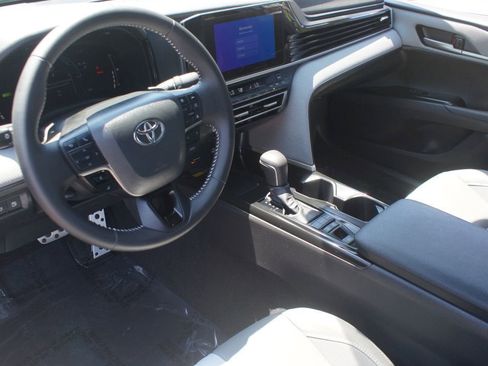 Used 2026 Toyota Camry SE FWD image 13