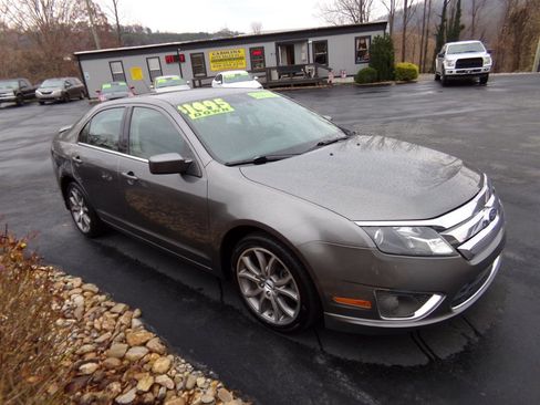 Used 2010 Ford Fusion SE image 3